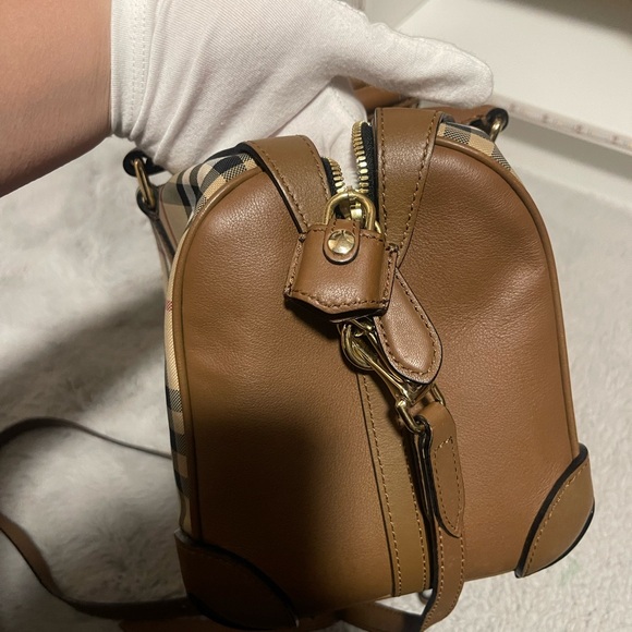 Burberry Beige Plaid Boston bag with strap - Picture 9 of 11